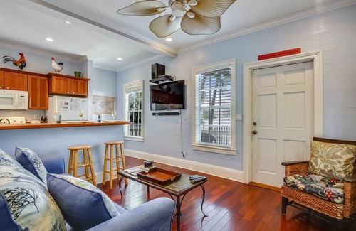 The Meadows Casa | Paradise Place by AvantStay | Key West Old Town Condo w/ Shared Pool