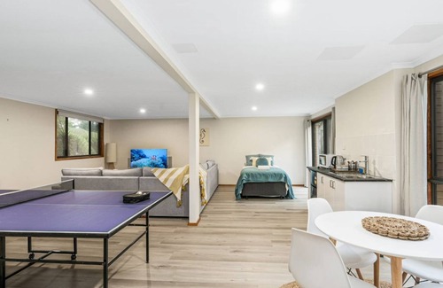 Long Beach Casa | Paradise Point in Long Beach