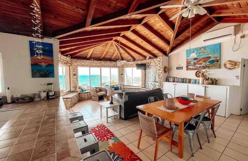 Tar Bay Casa | Paradise Point Ocean Front Home-Close to Airport
