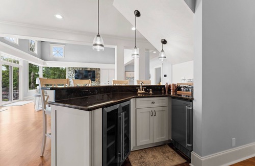 Lake Norman of Catawba Casa | Paradise Pointe by AvantStay | Lakefront + Views + Playset