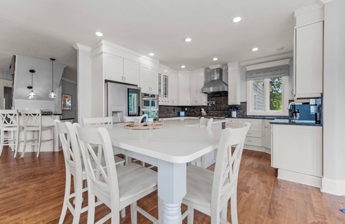 Lake Norman of Catawba Casa | Paradise Pointe by AvantStay | Lakefront + Views + Playset