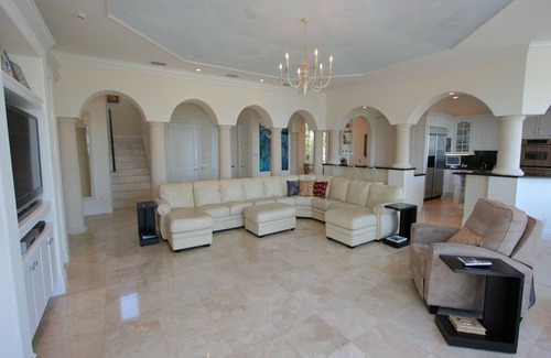Longboat Key Casa | Jessmyth Raíces: 4 BR + Den / 4. 5 BA Casa en Longboat Key por RVA, para 8 personas