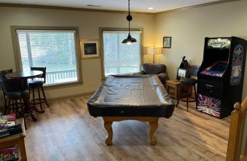 Big Canoe Casa | Paradise Retreat - Luxury chalet on Lake Disharoon with foosball
