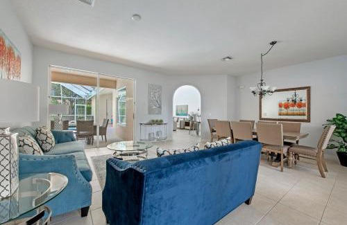 Central Naples Casa | Paradise Retreat Saltwater Luxury Pool with Hot Tub