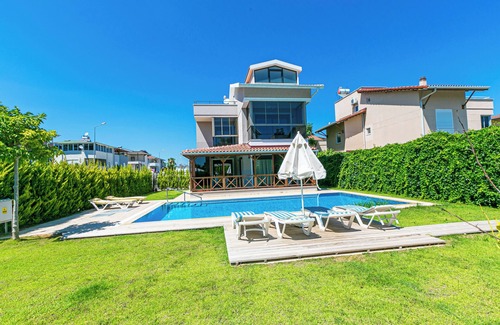 Kadriye Villa | Paradise Town Villa Belena