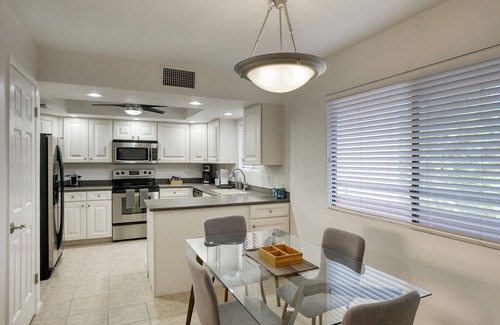 Paradise Valley Village Condominio | Paradise Valley Golf Views, King, Pool/Spa, 65" 4k w/ Streaming Services