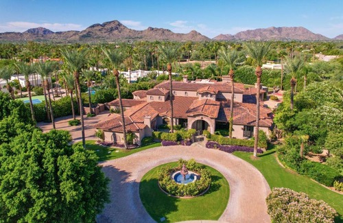 Paradise Valley Casa | Paradise Valley Villa with Luxe Pool and Outdoor Games