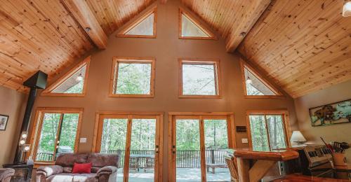 Unionville Casa | Paradise View Log Cabin