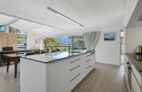 Ngakuta Bay Casa | PARADISE VIEW - MOMORANGI BAY HOLIDAY HOME in Ngakuta Bay
