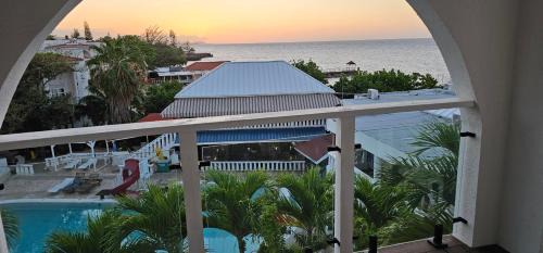 Runaway Bay Apartamento | Paradise View- Oceanfront Oasis
