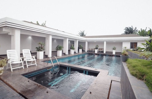 Accra Villa | Paradise Villa 4 BR Pool & Car