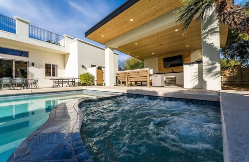 Paradise Valley Village Casa | Paradise Villa: Modern Luxe Home