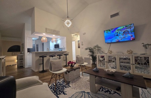 La Cita Apartamento | Paradise Villa- Resort style Condo w/Pool & outdoor BBQ