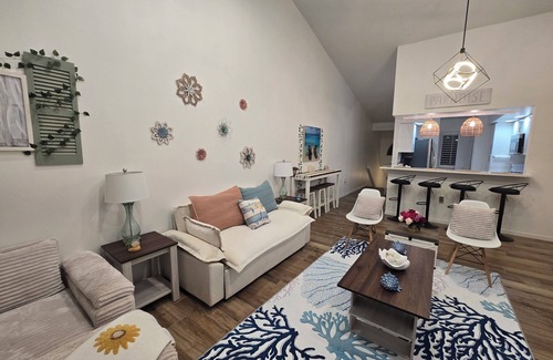 La Cita Apartamento | Paradise Villa- Resort style Condo w/Pool & outdoor BBQ