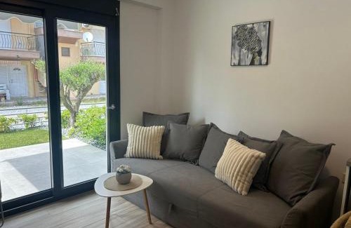 Ofrinion Apartamento | Paralia Ofriniou Oasis Apartment with Swimming Pool Access and Starlink WIFI
