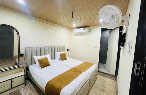 Ayodhya Hotel | Param Residency 500 mtr from Ram Mandir