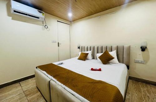 Ayodhya Hotel | Param Residency 500 mtr from Ram Mandir