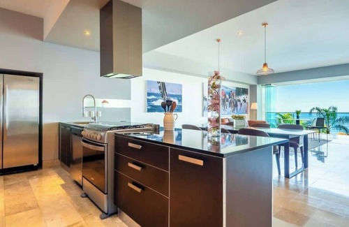 Parque Las Palmas Condominio | Paramount Bay - 308 | 2BR Condo Vista Relajante PV