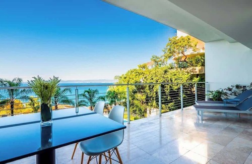 Parque Las Palmas Condominio | Paramount Bay - 308 | 2BR Condo Vista Relajante PV