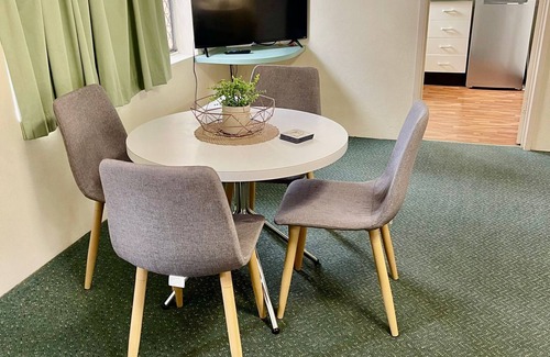 Kangaroo Point Hotel | Paramount Motel