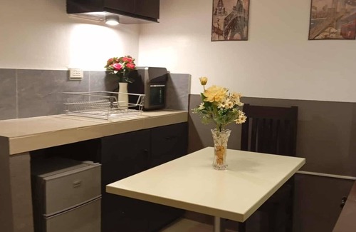 Marikina Casa | Parayno's transient Room in Marikina 2, Free NETFLIX/Centrally Located Place.