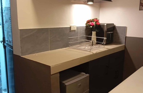 Marikina Casa | Parayno's transient Room in Marikina 2, Free NETFLIX/Centrally Located Place.