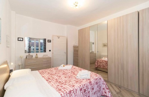 Turin Apartamento | Parco Paradiso & MM Marche Family Apartment