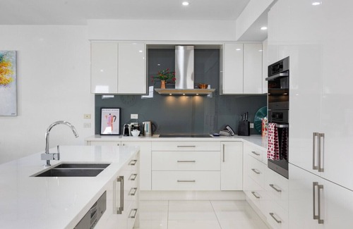 West Beach Casa | Parea on Cavendish - Beach Views!