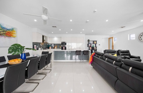 West Beach Casa | Parea on Cavendish - Beach Views!