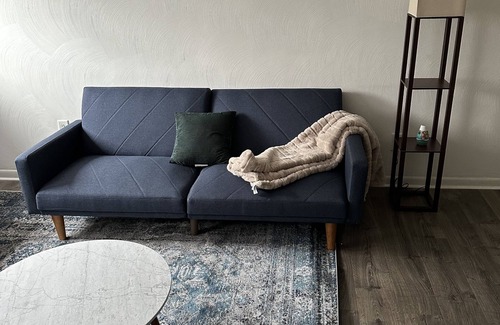 Falls Church Condominio | Parents Nest & Alumni Abode