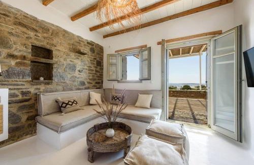 Santa Maria Casa | Parian Philoxenia Villa, Mikri Santa Maria beach