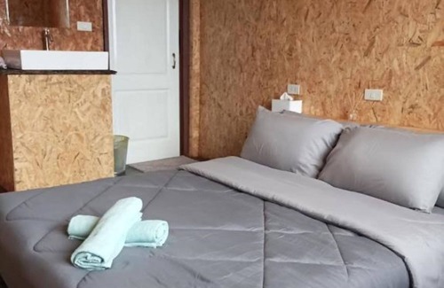 Huai Yai Hotel | Parinya Hill Homestay & Cafe Koh Larn