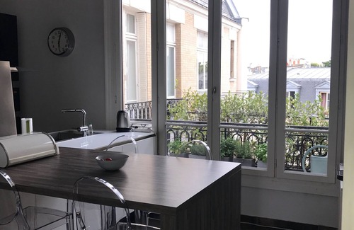 L'Europe Apartamento | Paris 8th, Lux Modern Apt, 5 BR, Grt Views, 350sq meters, en el Parque Monceau