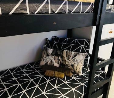 Project 8 Apartamento | Paris Theme Near Trinoma SM North LRT Roosevelt SNR Congressional Free Netflix Fast Internet