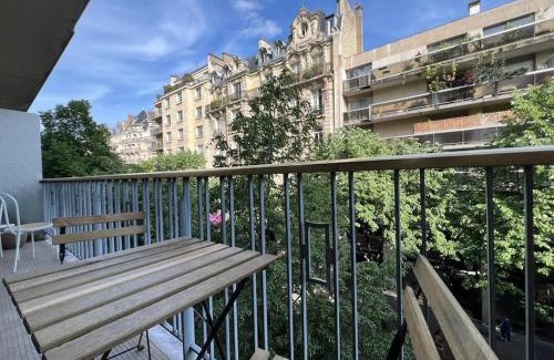 16th Arrondissement Apartamento | Parisian Charm Close Trocadero