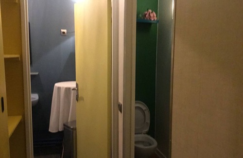 Cite Paul Eluard Apartamento | Parisian dorm shared room [ Just for sleep daily from 20h to 10h ]