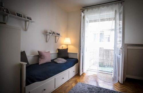 Ujlipotvaros Apartamento | Parisian Soul In The Heart Of Budapest
