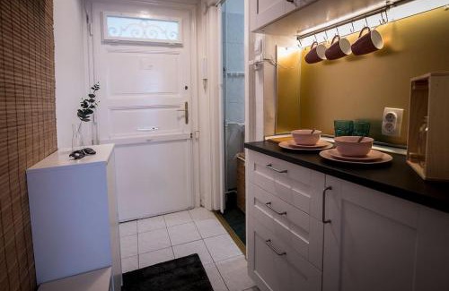 Ujlipotvaros Apartamento | Parisian Soul In The Heart Of Budapest