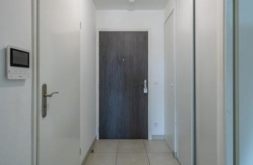Athis-Mons Apartamento | Parisian Terrace - Close to Orly and RER Station C, D