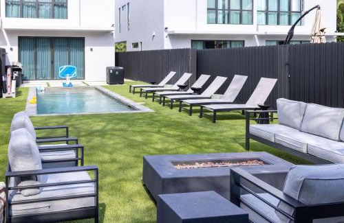 Buena Vista Casa | Parisian Vibe in Design District Miami with Private Pool BBQ Spacious Backyard