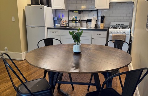 East Avenue Apartamento | Park Ave 1BR Free Parking & Patio Walkable!