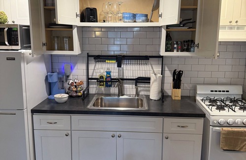 East Avenue Apartamento | Park Ave 1BR Free Parking & Patio Walkable!