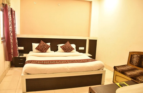 Auli Hotel | Park Awadh