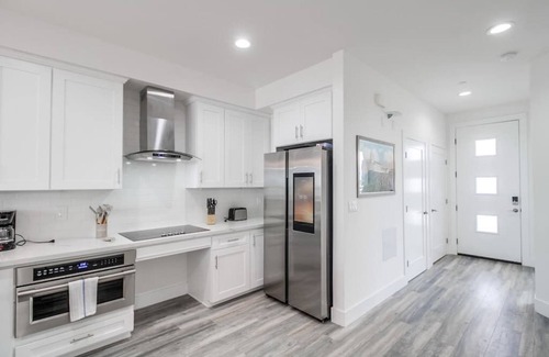 University Heights Apartamento | Park Blvd 301 / Modern / Urban Oasis / SPA