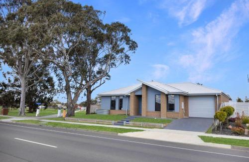 Paynesville Casa | Park Cottage
