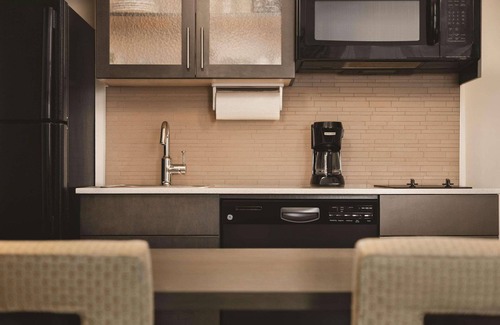 Calgary Hotel | Park Inn by Radisson, Calgary Airport North, AB