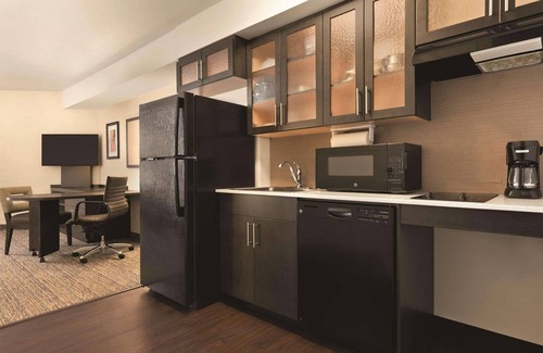 Calgary Hotel | Park Inn by Radisson, Calgary Airport North, AB