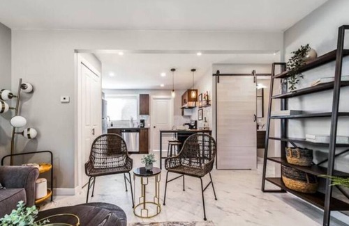 Northeast Edmonton Casa | Park Life Retreat - King Bed - Pet Friendly - Clean!