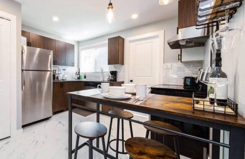 Northeast Edmonton Casa | Park Life Retreat - King Bed - Pet Friendly - Clean!
