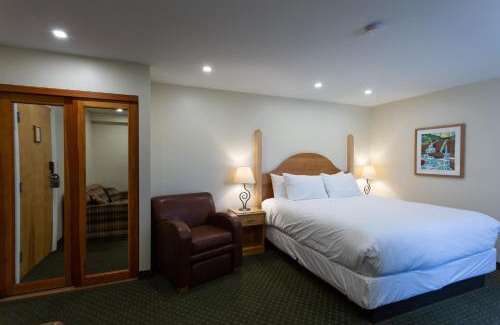 East Kootenay Cabina | Park Place Lodge